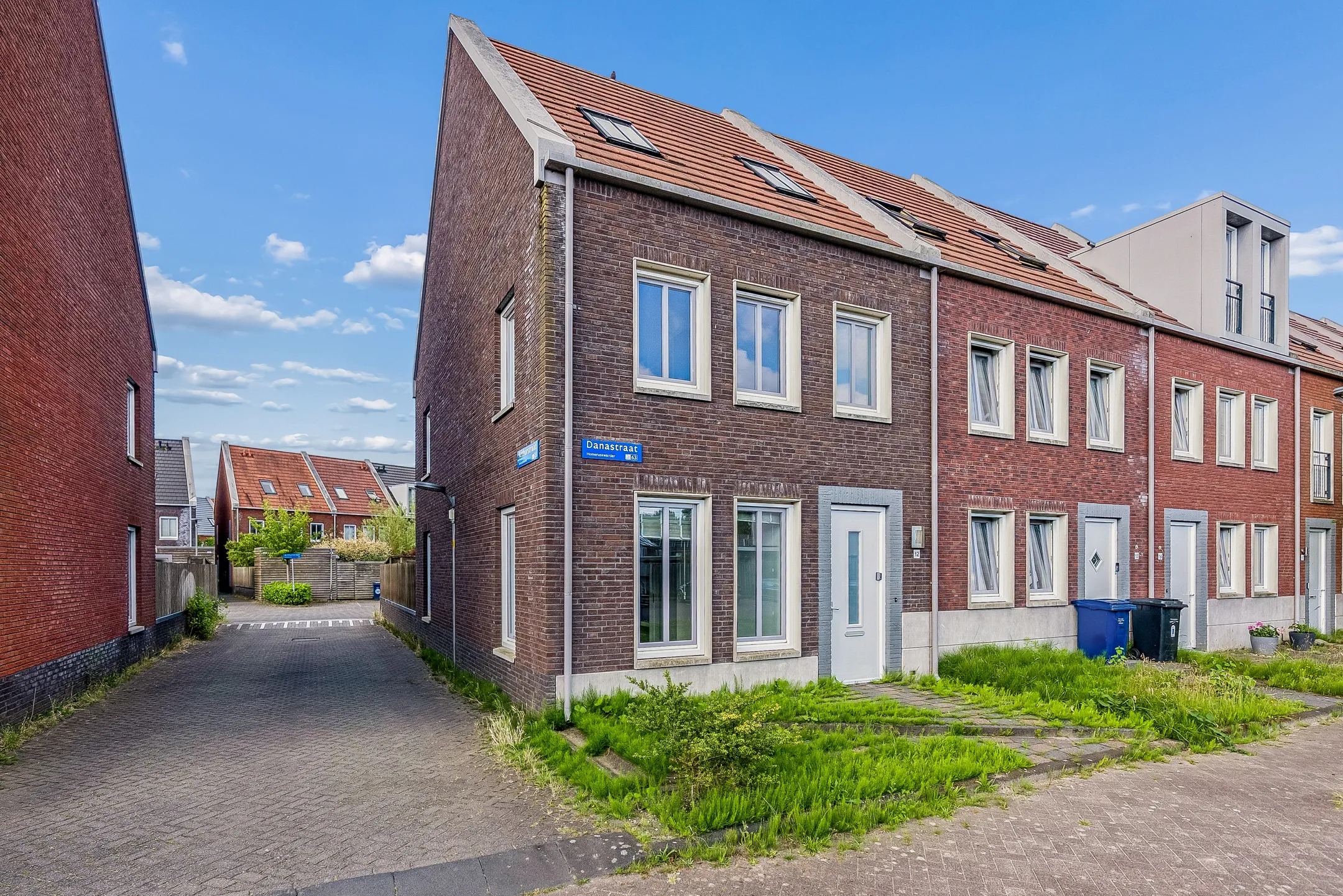 Hoekwoning Danastraat 12 Almere
