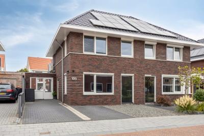 Geschakelde 2-onder-1-kapwoning Irisstraat 109 in Losser