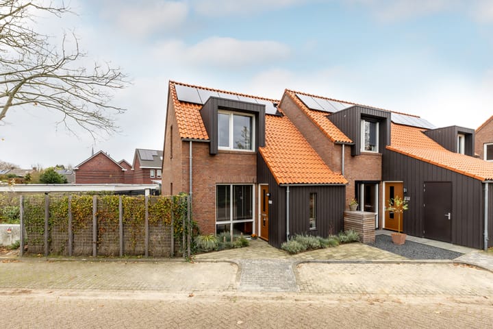Eengezinswoning, hoekwoning Reitselaan 2 t2 in Haaren