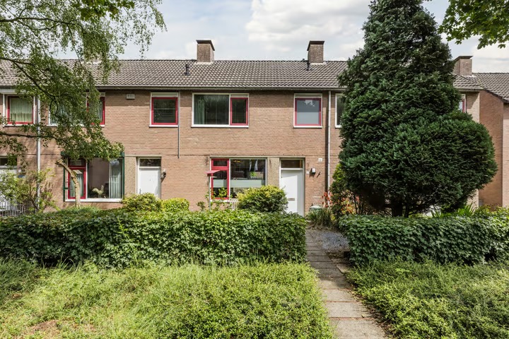 Tussenwoning Krekelhorst 17 in Rijen