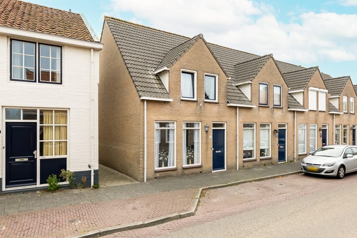 Hoekwoning Tramstraat 17 in Koudekerke