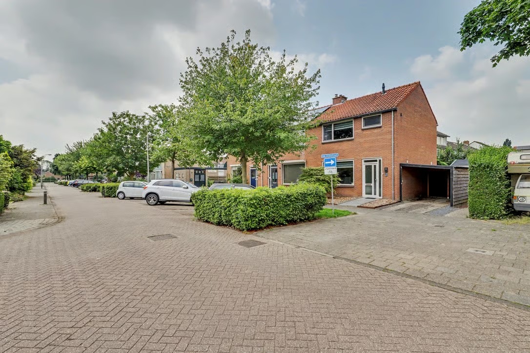 Hoekwoning van Arkelstraat 18 in Asperen