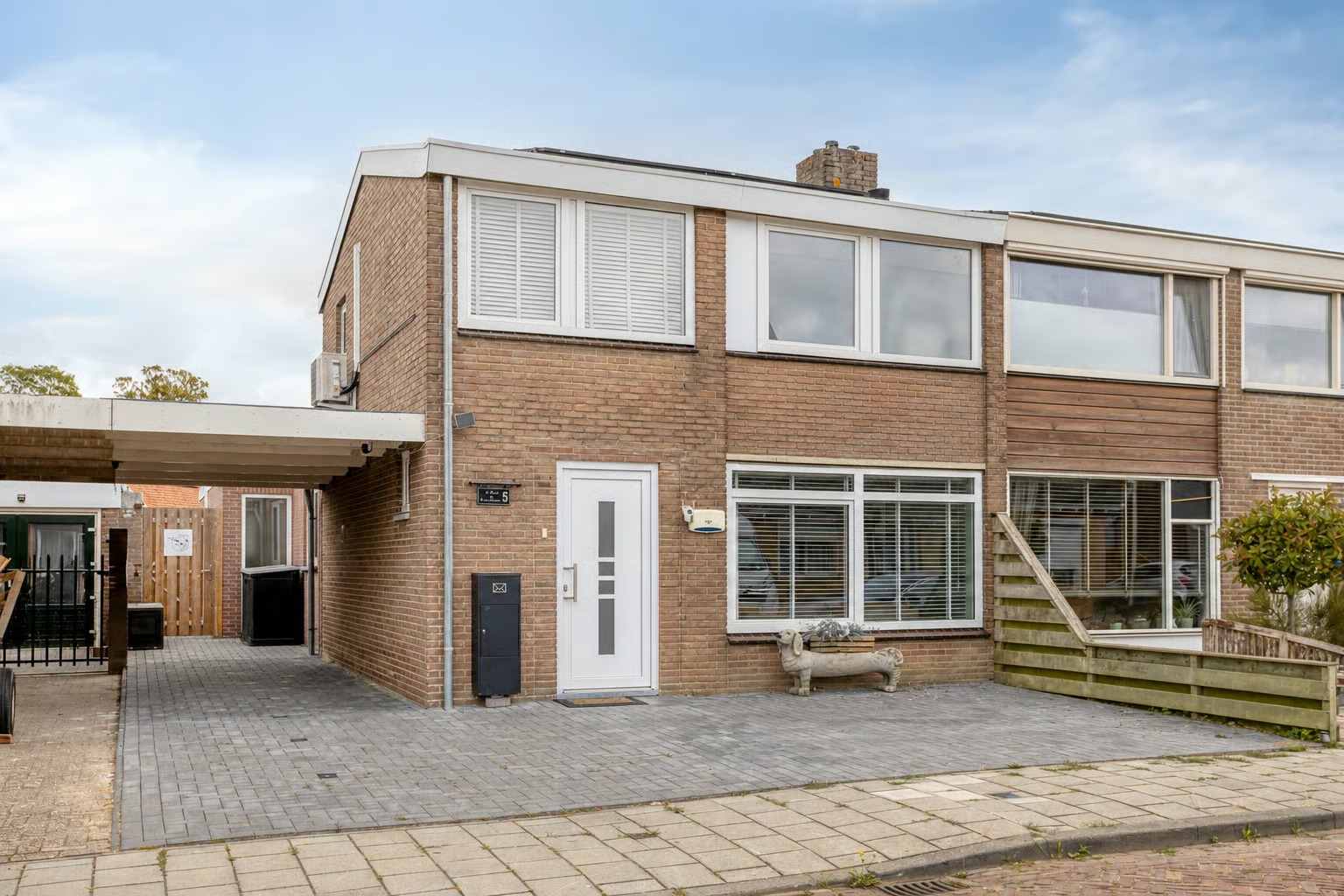2-onder-1-kapwoning Zandkreekstraat 5 in Lewedorp