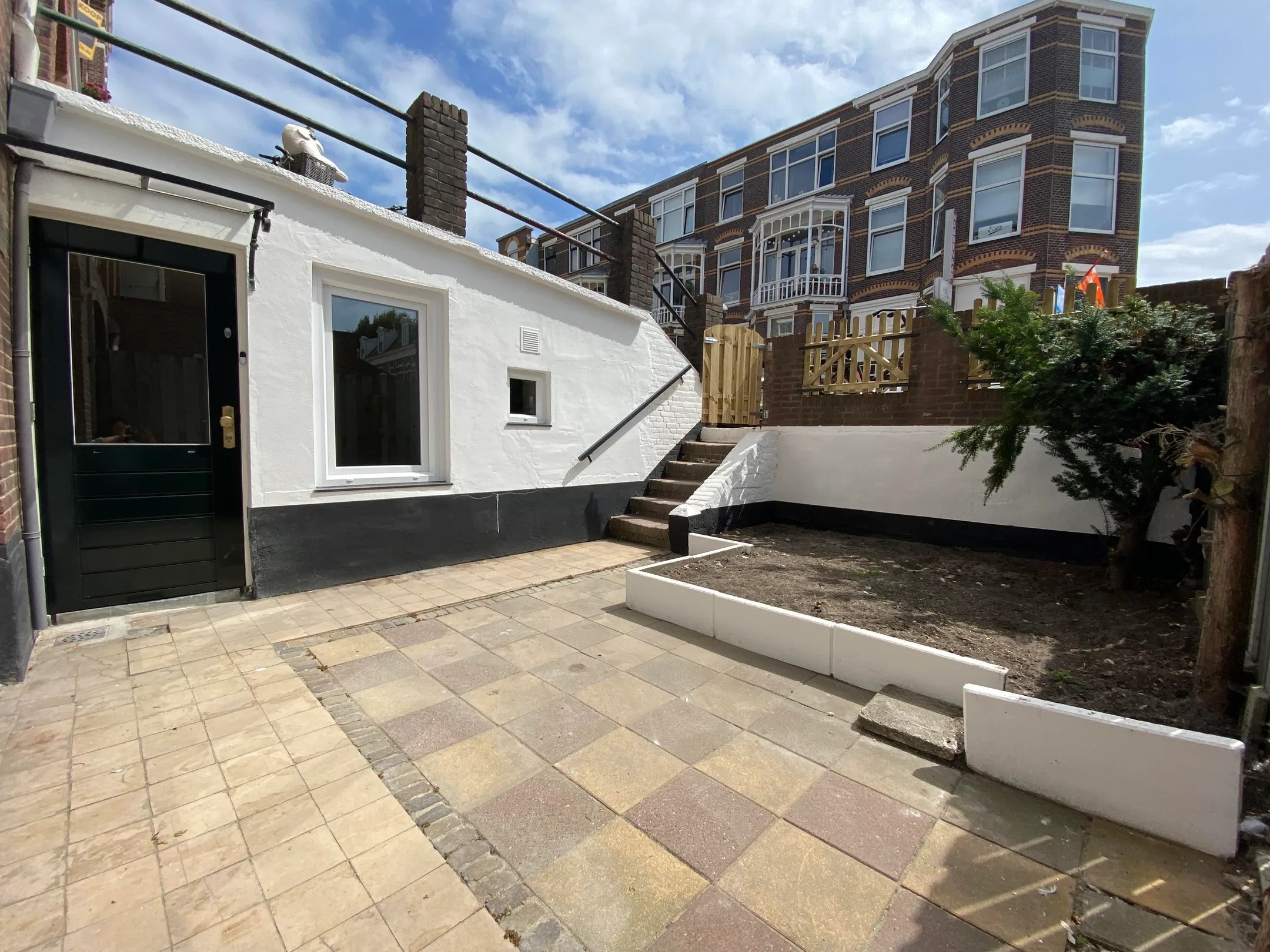 Benedenwoning Dirk Hoogenraadstraat 108 A in Den Haag