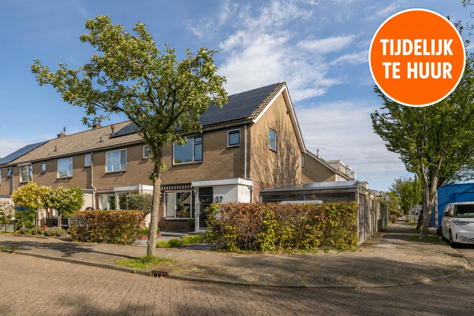 Hoekwoning Lijsterbeslaan 37 in Oudorp