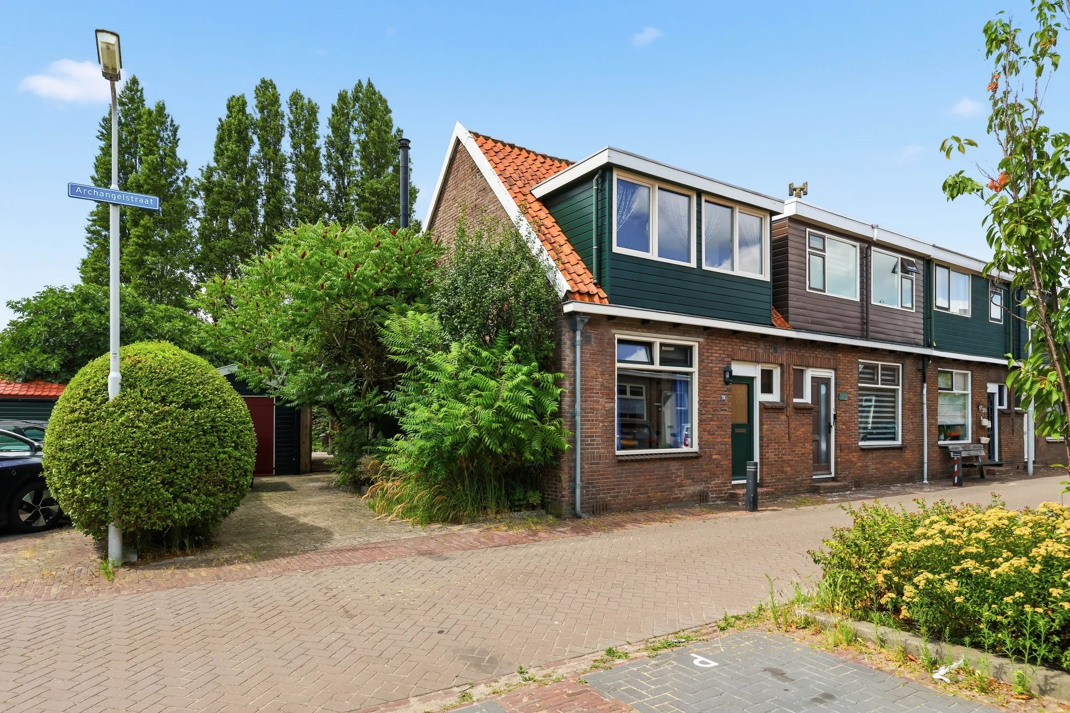 Hoekwoning Archangelstraat 128 in Zaandam