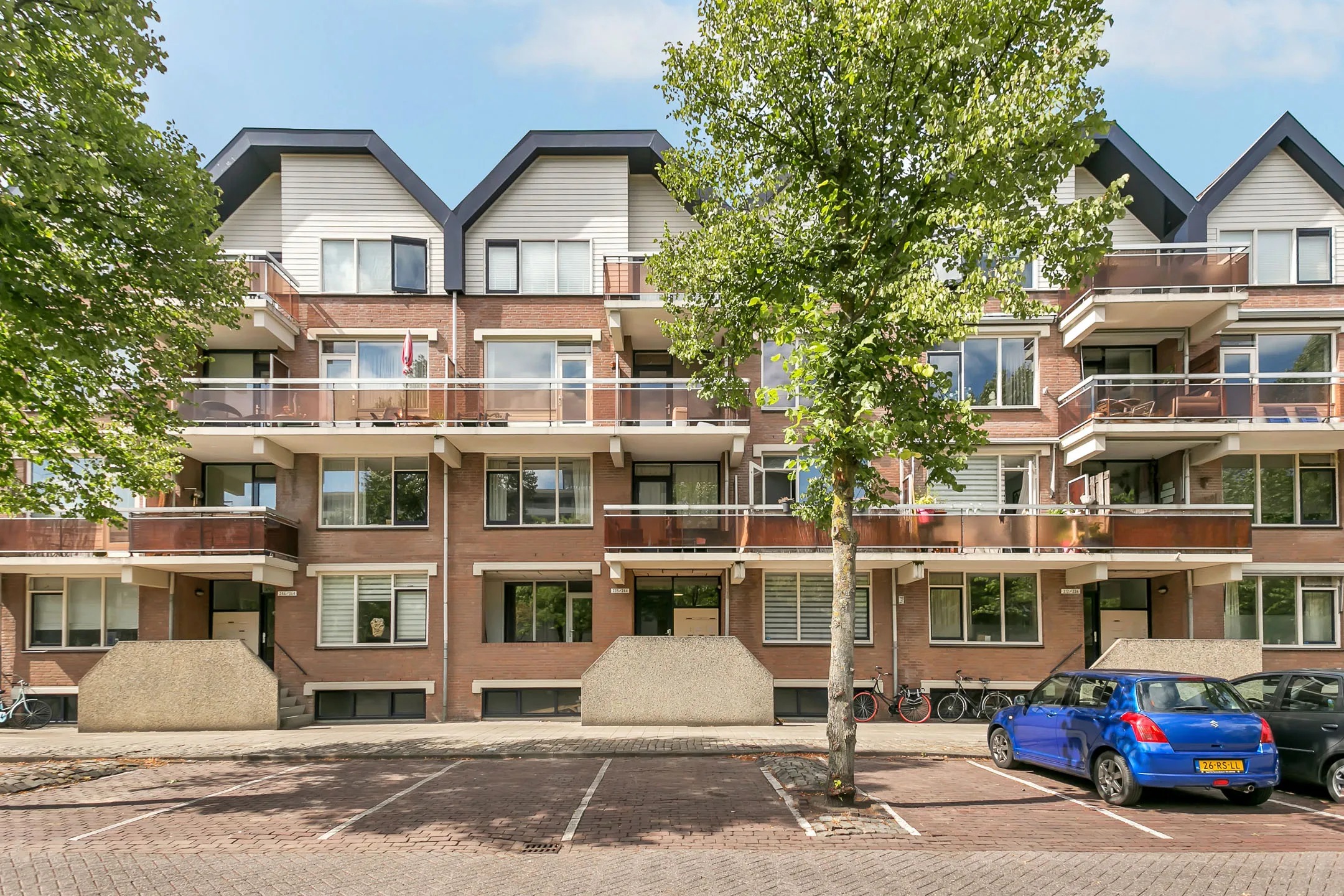 Portiekflat Middellaan 426 in Breda