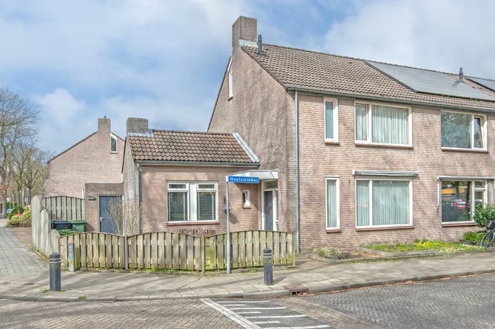 Hoekwoning Hoefsmidwei 1 Valkenswaard
