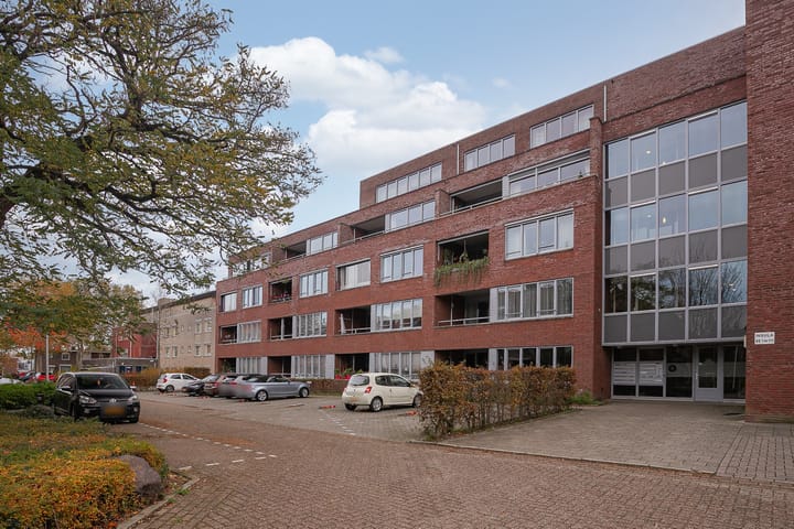 Galerijflat Insula 92 in Heerlen