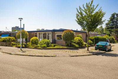 Bungalow, hoekwoning Weerdestein 50 in Ede