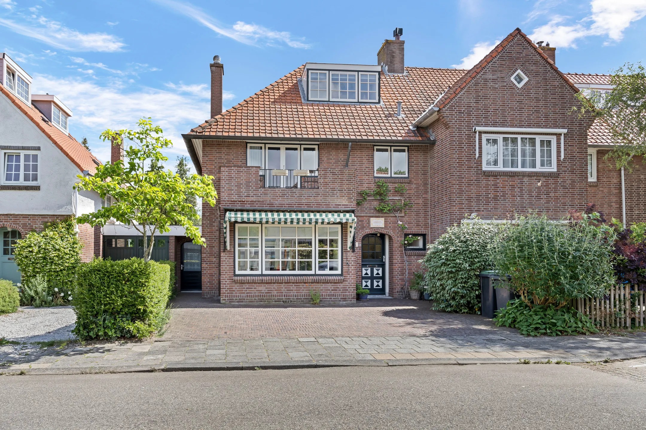 Hoekwoning Santhorstlaan 11 in Wassenaar