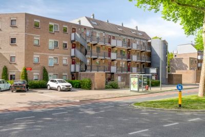 Galerijflat (appartement) Albert Camus-erf 22 in Dordrecht