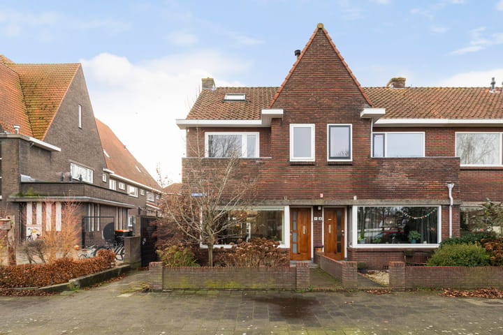 Hoekwoning Emmastraat 1 in Gouda