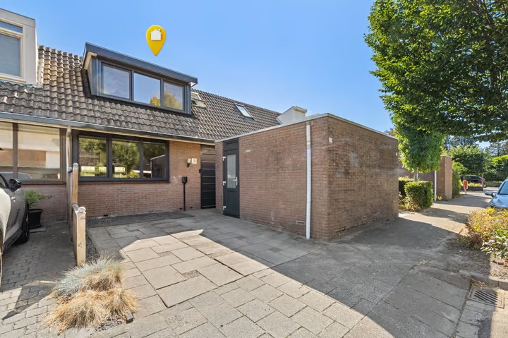 Tussenwoning Dolomietdijk 29 in Roosendaal