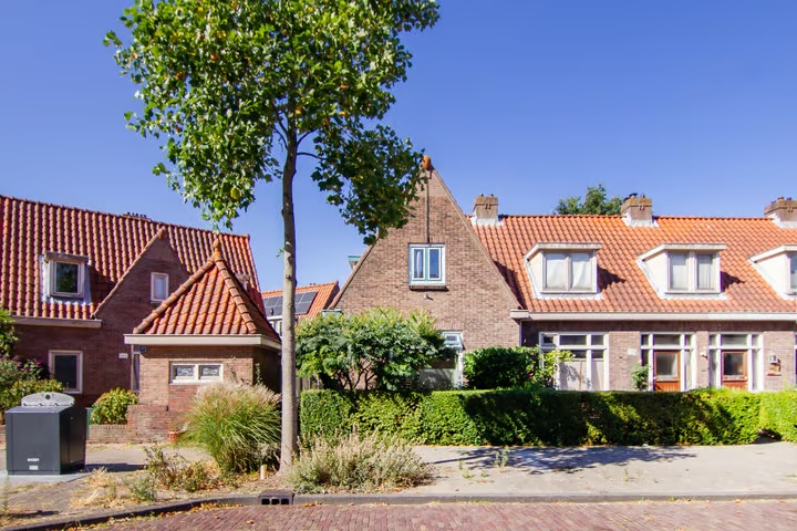 Tussenwoning Van Oosten de Bruijnstraat 222 in Haarlem