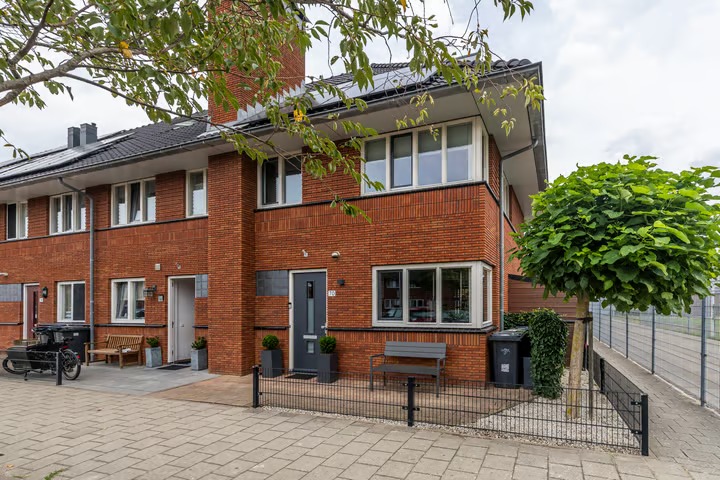 Hoekwoning Prins Clausstraat 70 in Wateringen