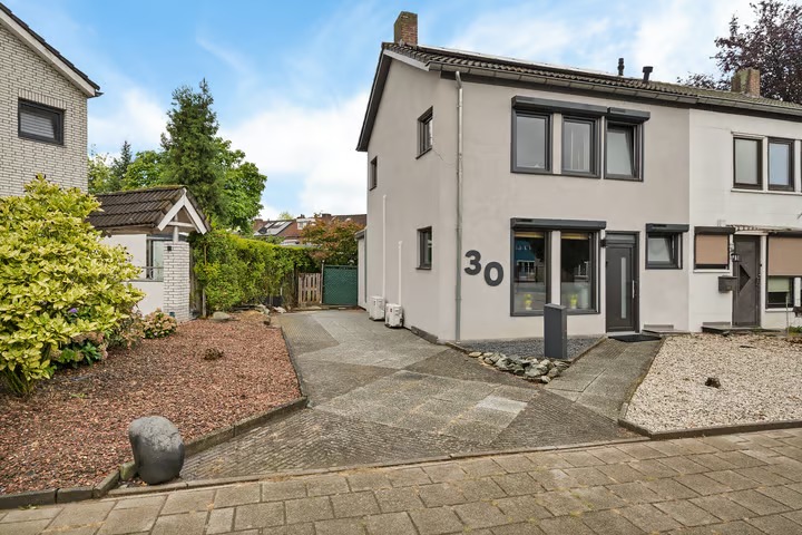 2-onder-1-kapwoning Ir. de Katstraat 30 in Brunssum