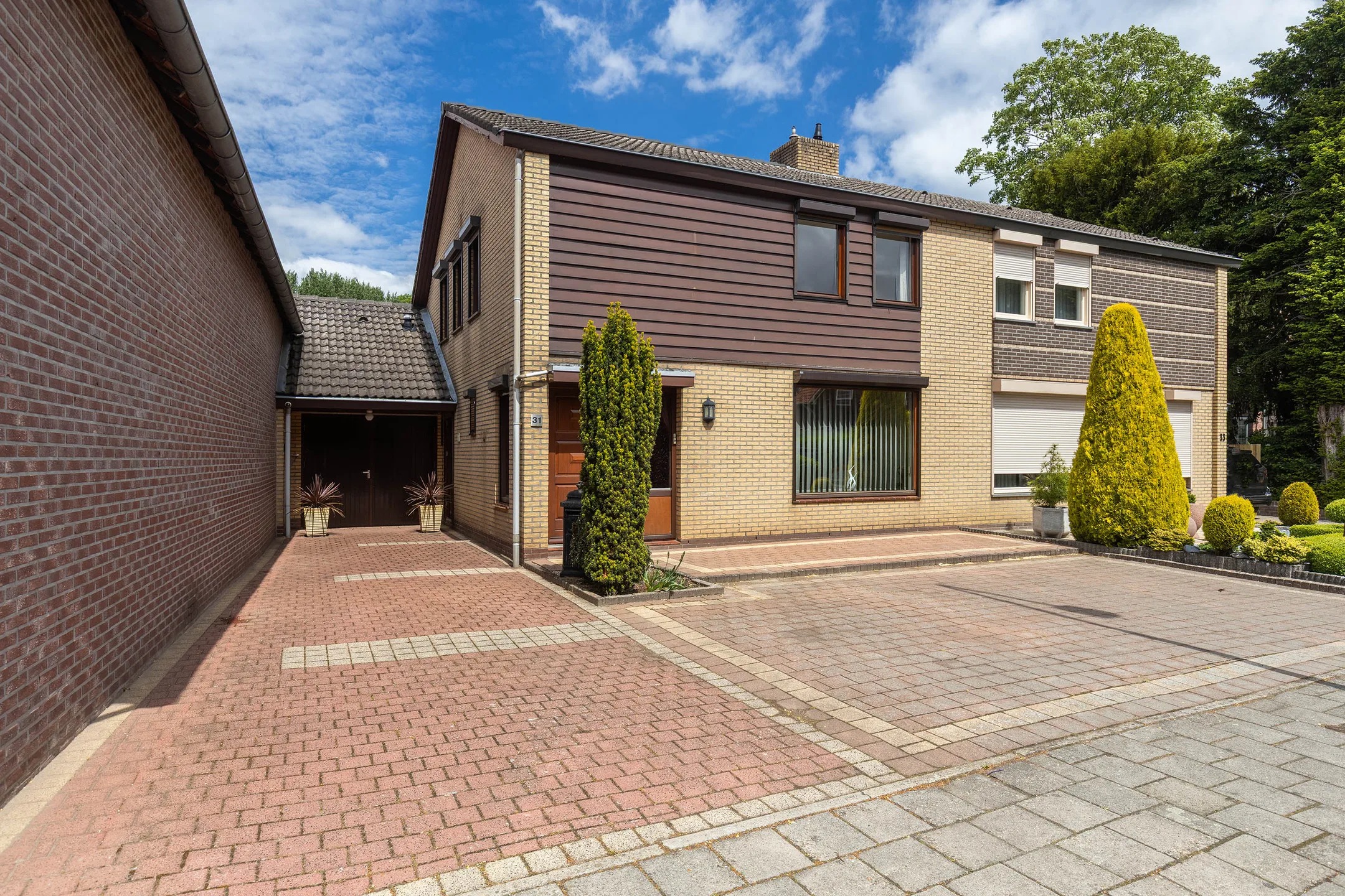 2-onder-1-kapwoning Boulevard 31 in Grevenbicht