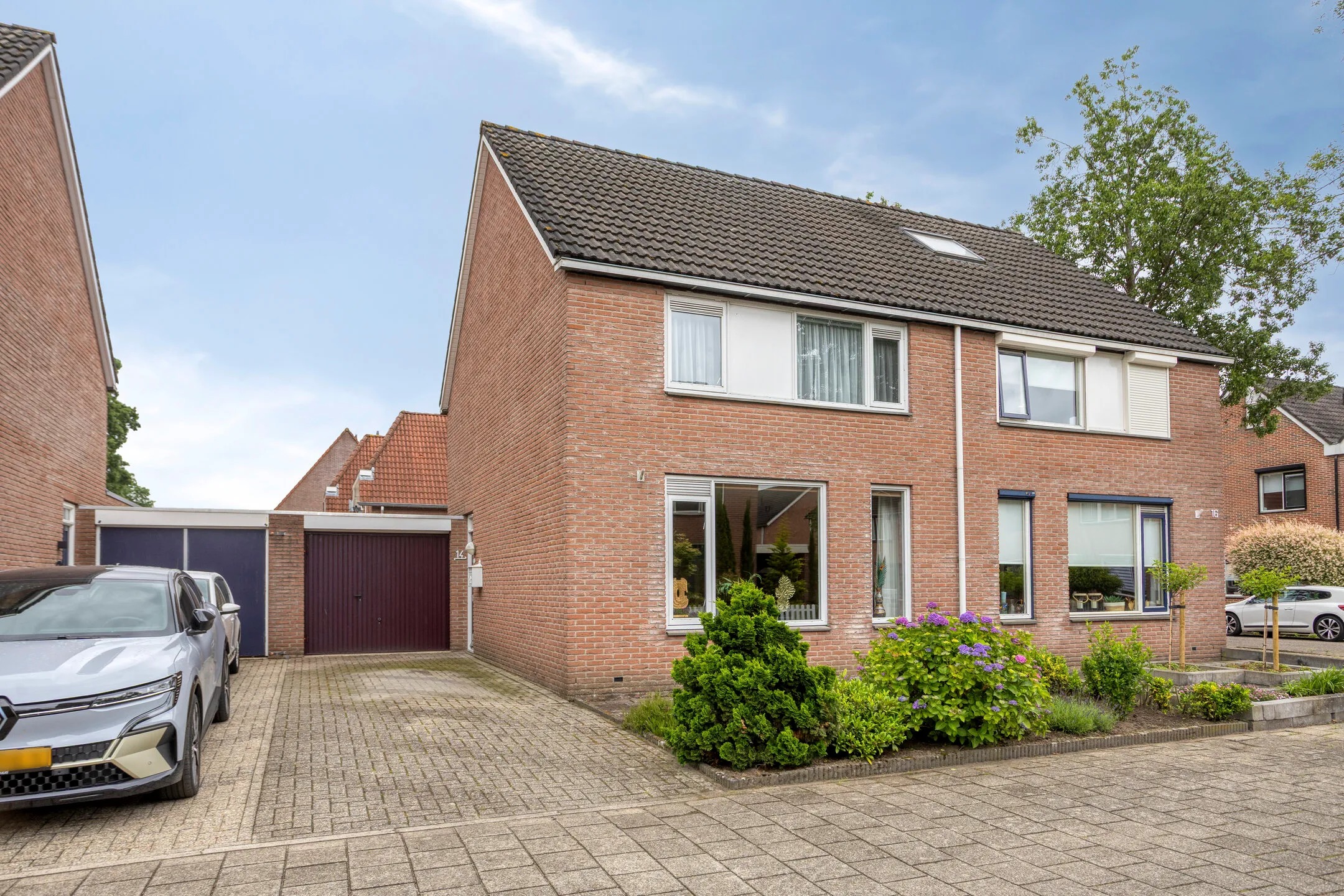 2-onder-1-kapwoning De Wielewaal 14 in Almelo