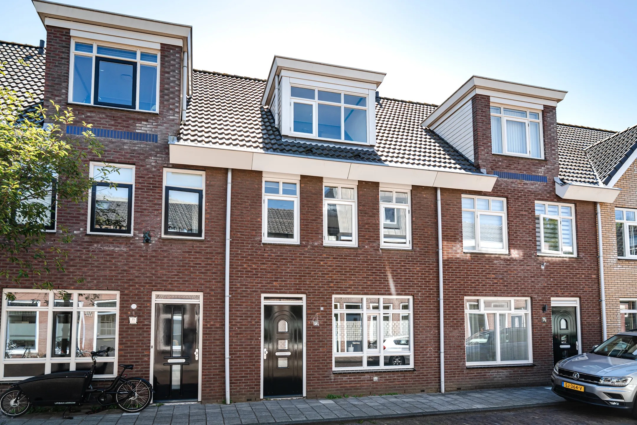 Tussenwoning A.L. Dyserinckstraat 73 in Haarlem