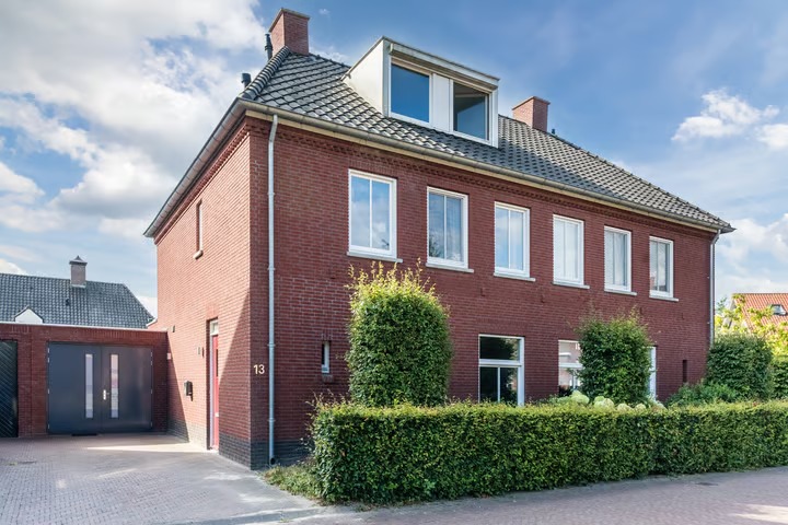 Geschakelde 2-onder-1-kapwoning Aangelag 13 in Nuenen