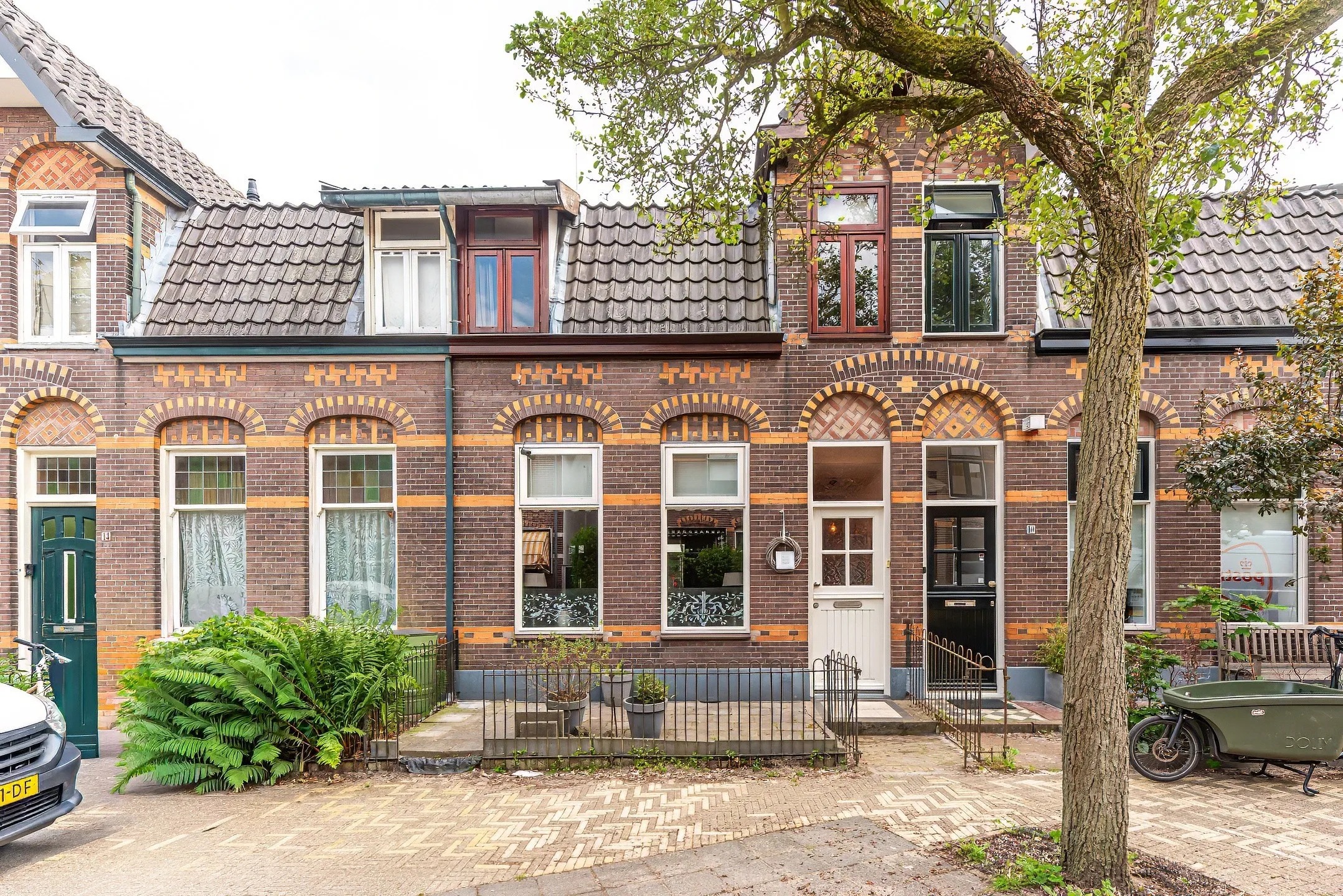 Tussenwoning Leeghwaterstraat 12 in Hilversum