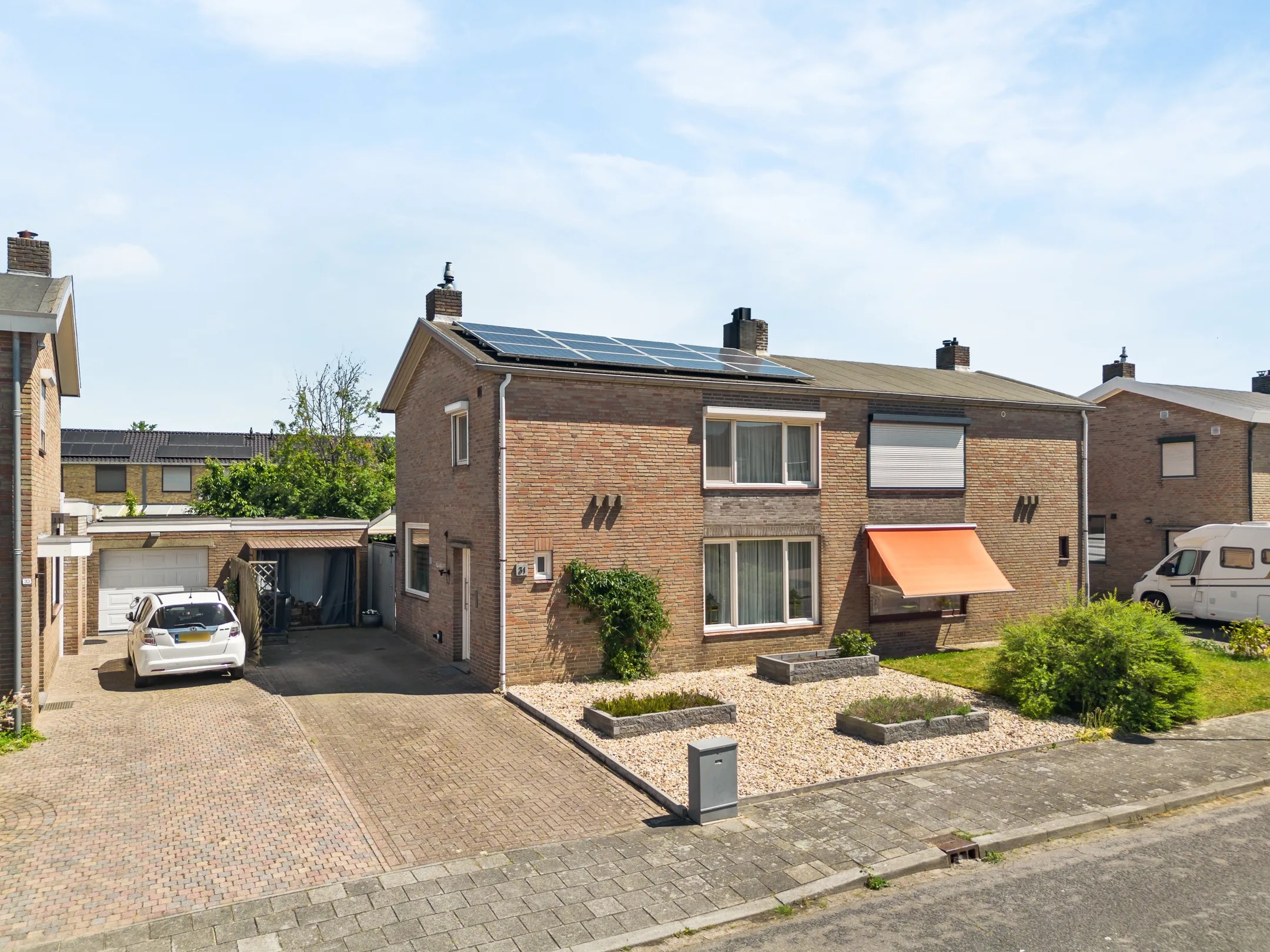 2-onder-1-kapwoning Dross van Bewerstraat 31 in Stein