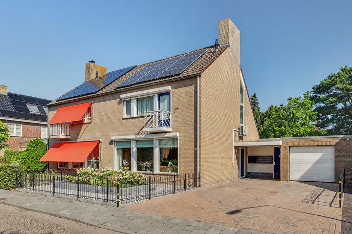 2-onder-1-kapwoning Acaciastraat 20 in Nieuwkuijk