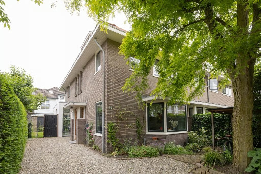 Hoekwoning Nieuwe Englaan 8 B in Bussum