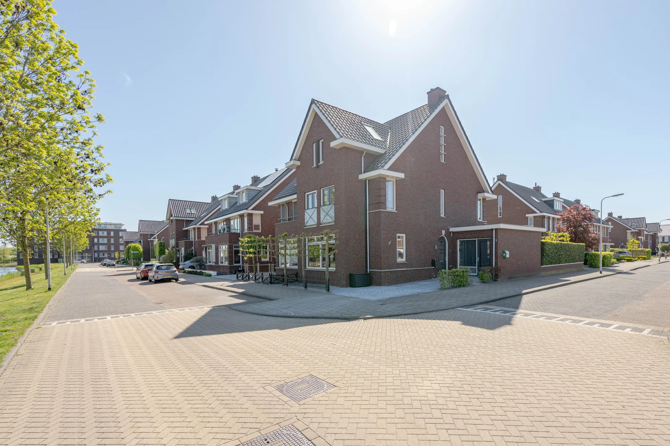 2-onder-1-kapwoning Van der Hoekleede 25 in Barendrecht
