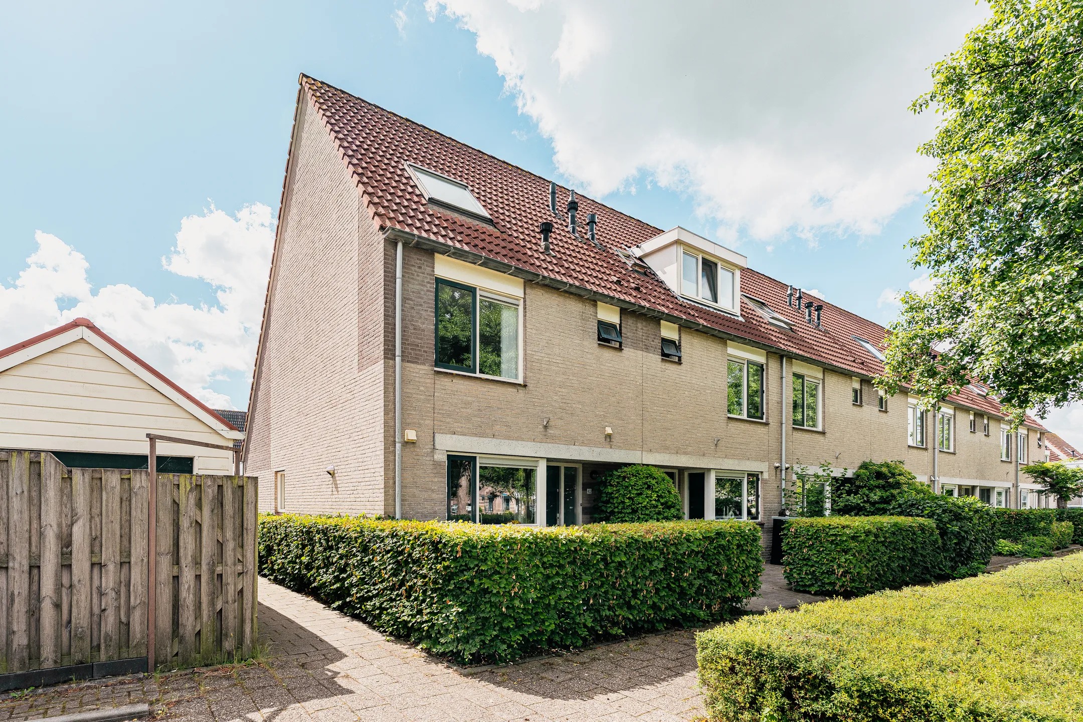 Hoekwoning Kievitsbloem 42 in Nootdorp