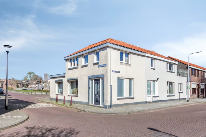 Hoekwoning Simon Stevinstraat 38 in Tilburg