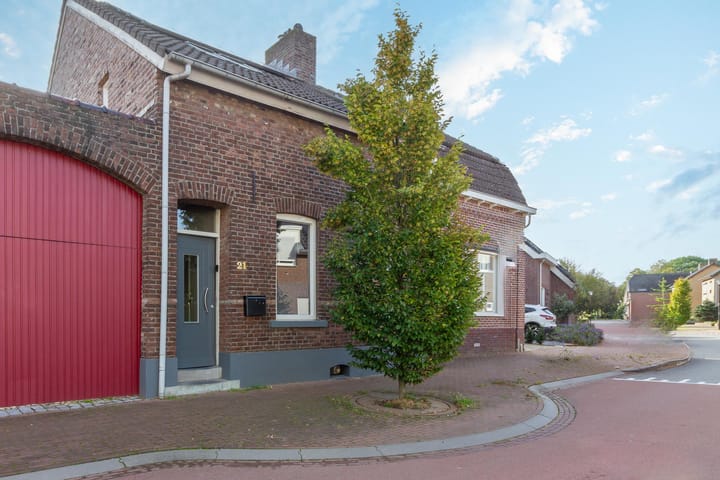 Eengezinswoning, halfvrijstaande woning Bovenste Eind 21 in Echt