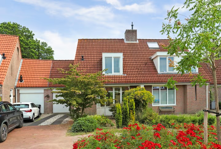 Geschakelde 2-onder-1-kapwoning Lijsterboog 14 in Hilvarenbeek