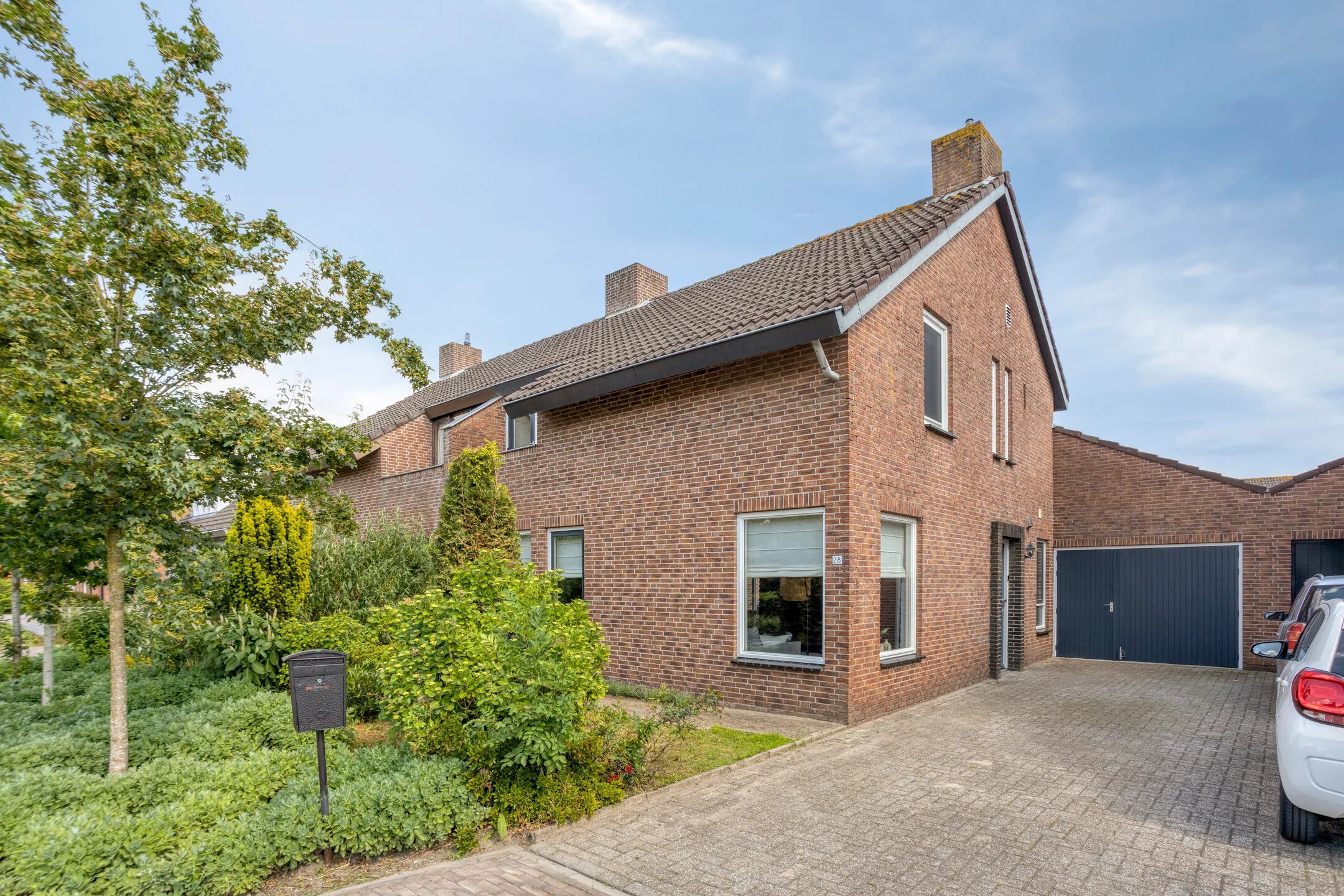2-onder-1-kapwoning Korenbloemlaan 28 in Wintelre