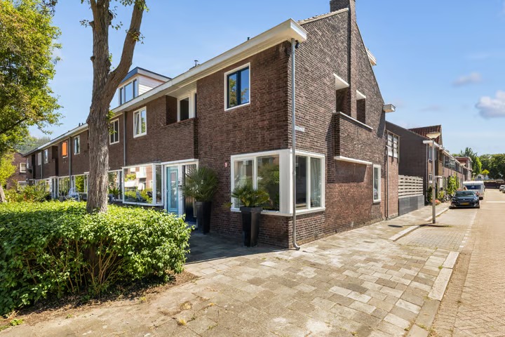 Hoekwoning Eerste Hieronymus van Alphenstraat 88 in Gouda