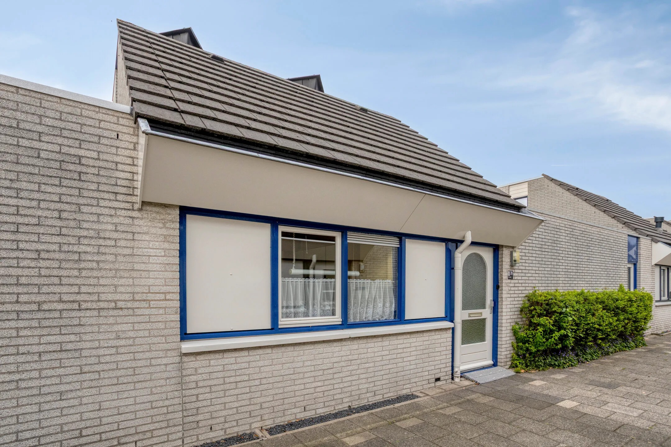 Tussenwoning (patiowoning) Saarhof 28 in Spijkenisse