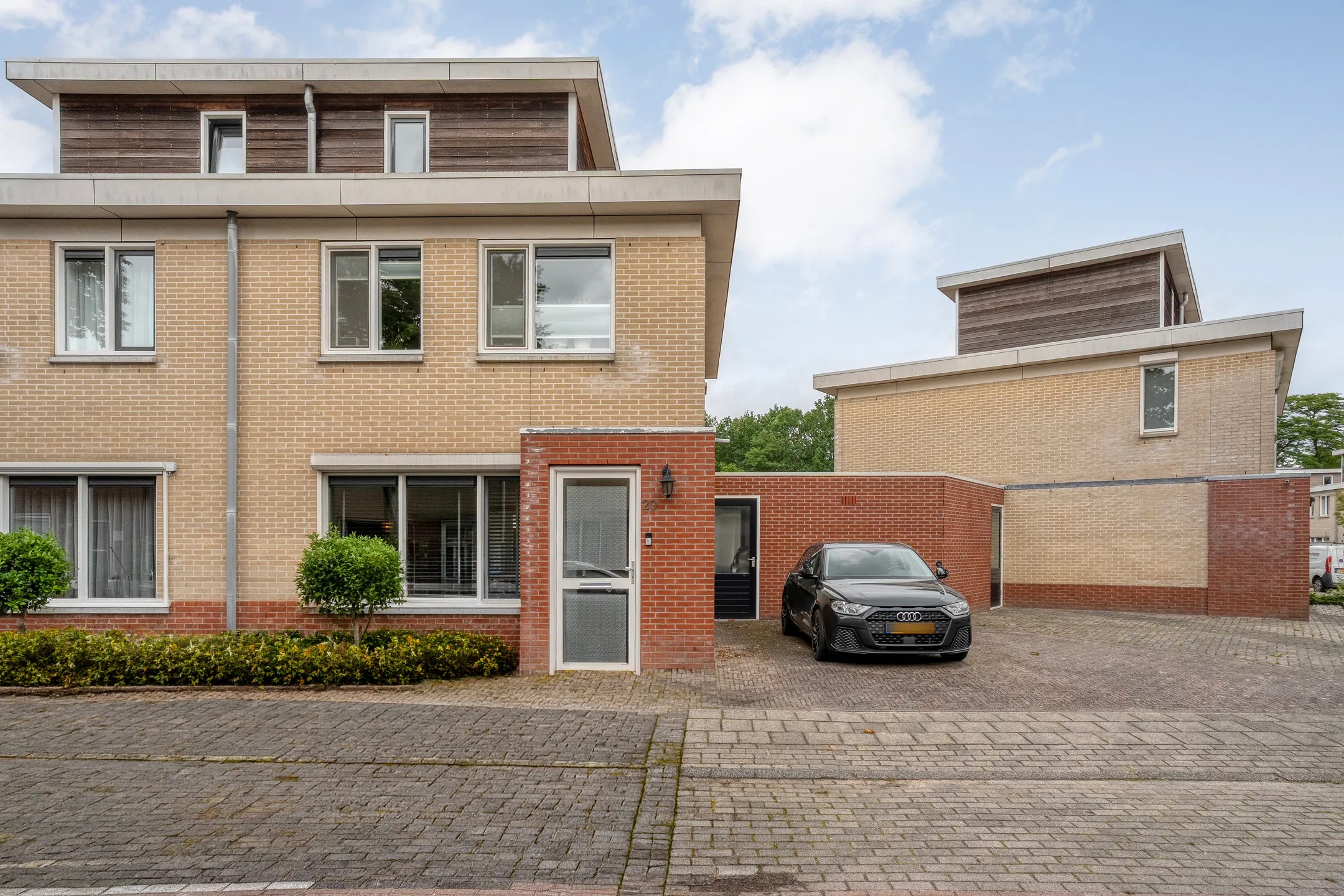 2-onder-1-kapwoning Pastoor Meijerstraat 20 in Enschede