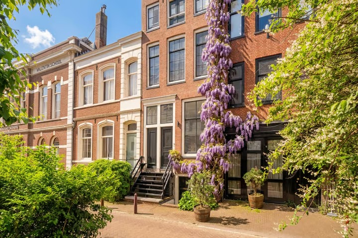 Tussenwoning Nieuwe Looiersstraat 74 in Amsterdam