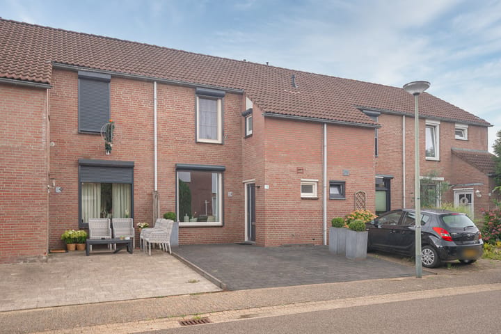 Eengezinswoning, tussenwoning Bramertweg 28 in Urmond