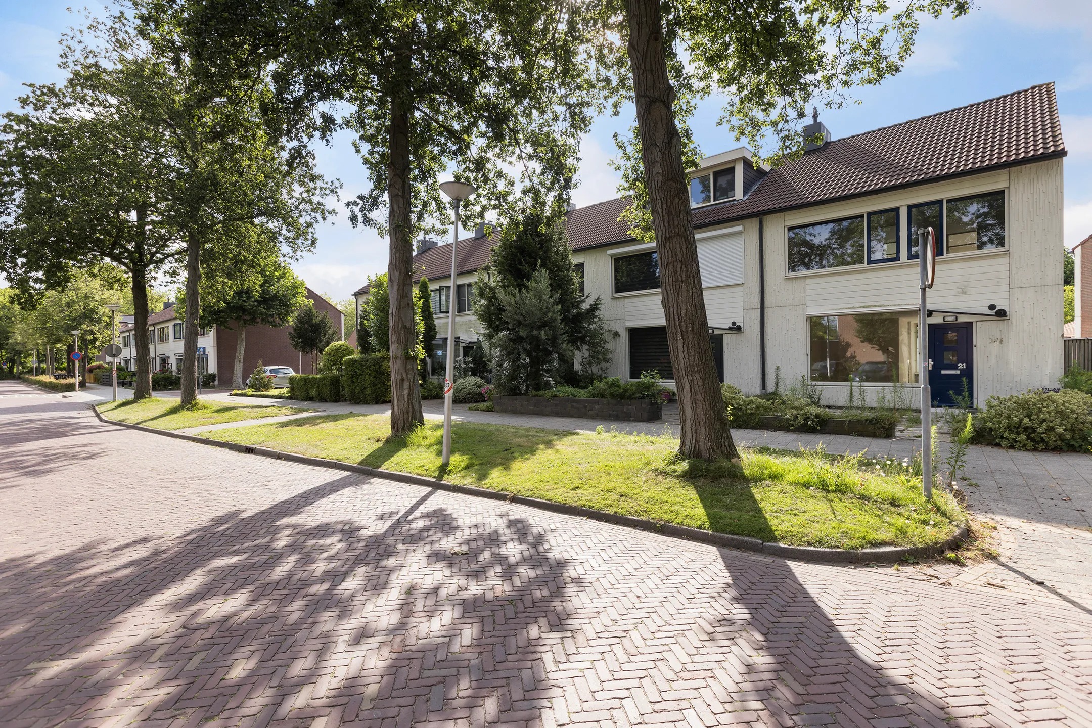 Eindwoning Bloesemlaan 21 in Rozenburg