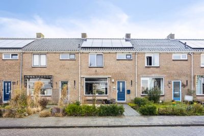 Tussenwoning Lelielaan 18 in Lutjebroek