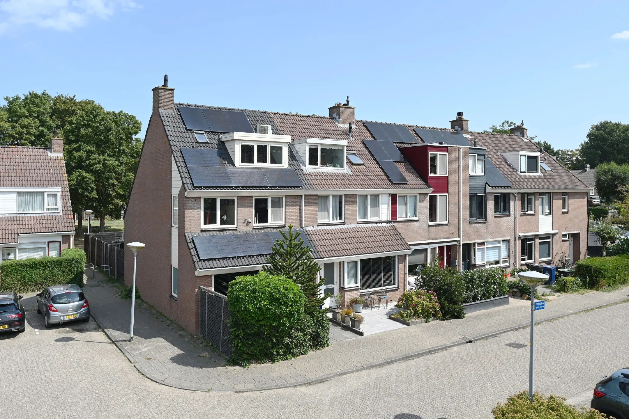 Hoekwoning Schapenmeent 157 in Almere