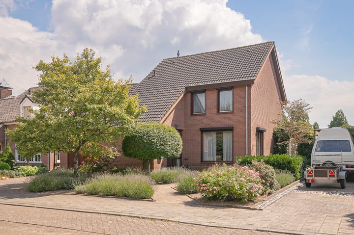 Eengezinswoning, vrijstaande woning Echterstraat 79 Maasbracht
