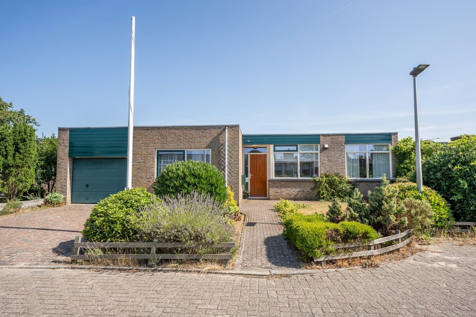 Tussenwoning Bernhardlaan 98 in Den Burg