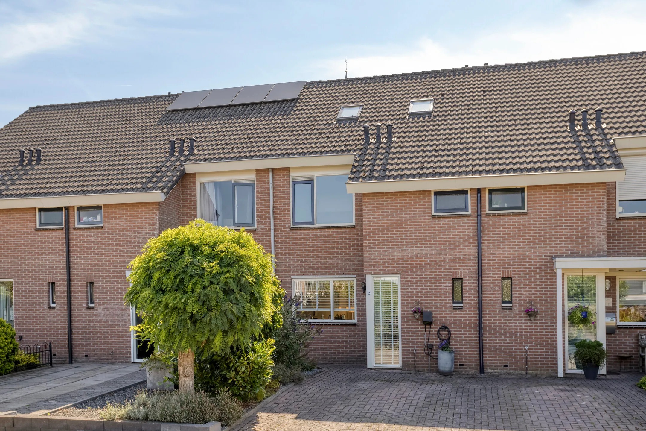 Tussenwoning Pastoor Schneiderstraat 3 in Enschede