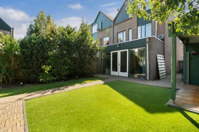 Hoekwoning Koraalzwam 139 in Alphen aan den Rijn