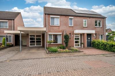 Eengezinswoning, geschakelde 2-onder-1-kapwoning Fürstenbergstraat 40 in Sevenum