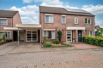 Eengezinswoning, geschakelde 2-onder-1-kapwoning Fürstenbergstraat 40 in Sevenum