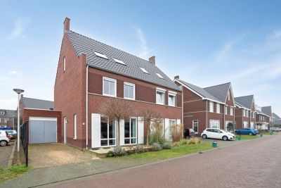 Eengezinswoning, 2-onder-1-kapwoning Meteriks veld 27 in Meterik